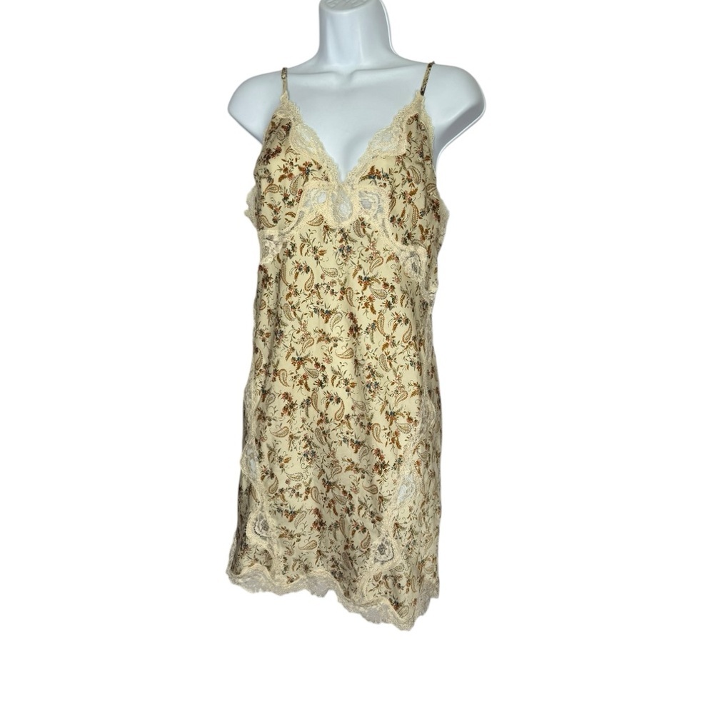 Victoria’s Secret Nightie florals Paisley Print With Lace Large